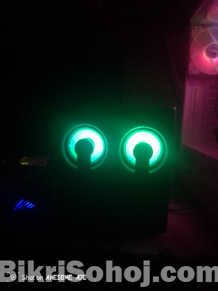 মনিটর, মাউস, কিবোর্ড, সাউন্ড বক্স সহ ডেক্সটপ কম্পিউটার